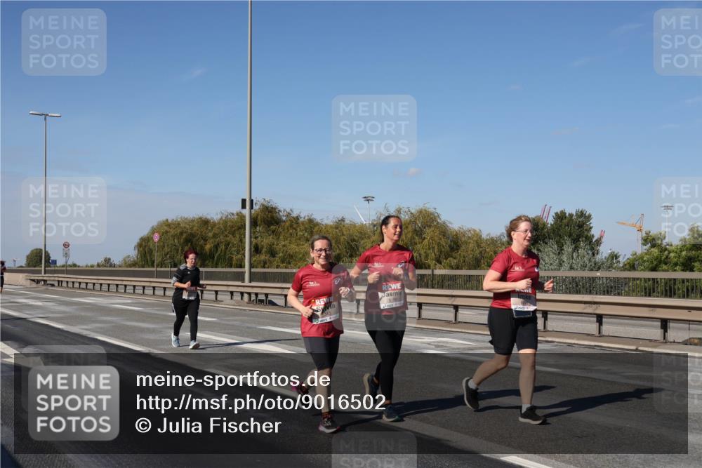 03.10.2025 - Köhlbrandbrückenlauf Julia Fischer http://msf.ph/oto/9016502 03.10.2025 13:18:40 Position 3  meine-sportfotos.de