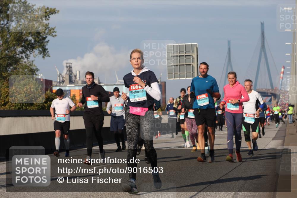 03.10.2025 - Köhlbrandbrückenlauf Luisa Fischer http://msf.ph/oto/9016503 03.10.2025 11:02:11 Position 3 3826, 3150, 1121, 2544 meine-sportfotos.de