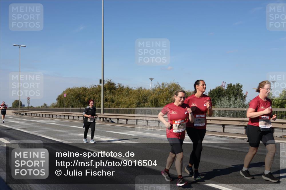 03.10.2025 - Köhlbrandbrückenlauf Julia Fischer http://msf.ph/oto/9016504 03.10.2025 13:18:40 Position 3 5343, 5188 meine-sportfotos.de