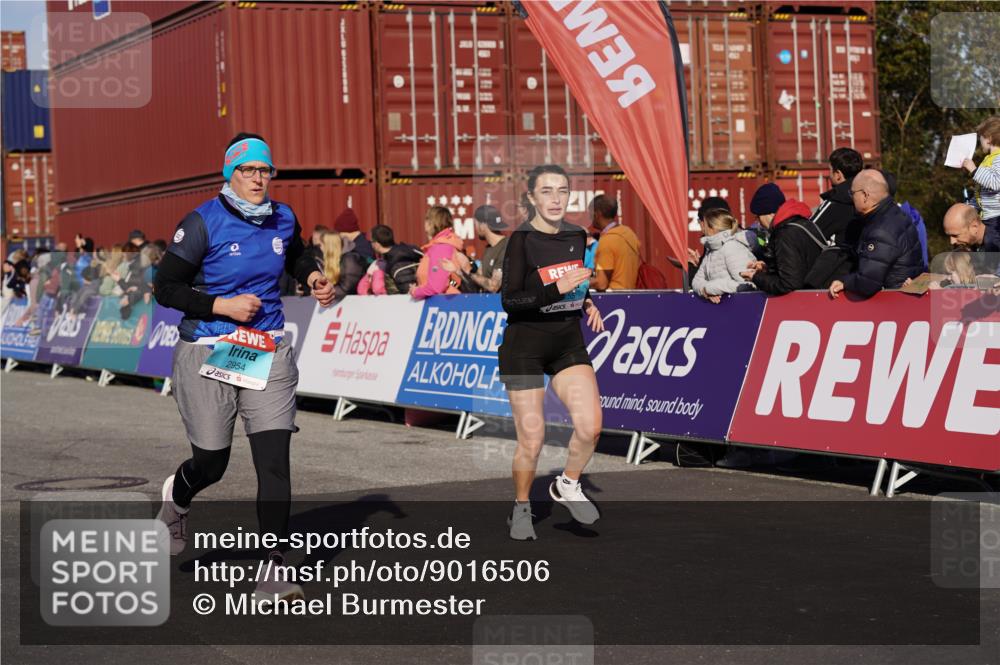 03.10.2025 - Köhlbrandbrückenlauf Michael Burmester http://msf.ph/oto/9016506 03.10.2025 10:15:49 Ziel 1276, 1314, 1446, 1529, 1537, 1745, 1796, 1979, 2056, 2155, 2392, 2813, 2878, 2954, 2956, 3106, 3107, 3327, 3727, 3748, 3816, 3827 meine-sportfotos.de