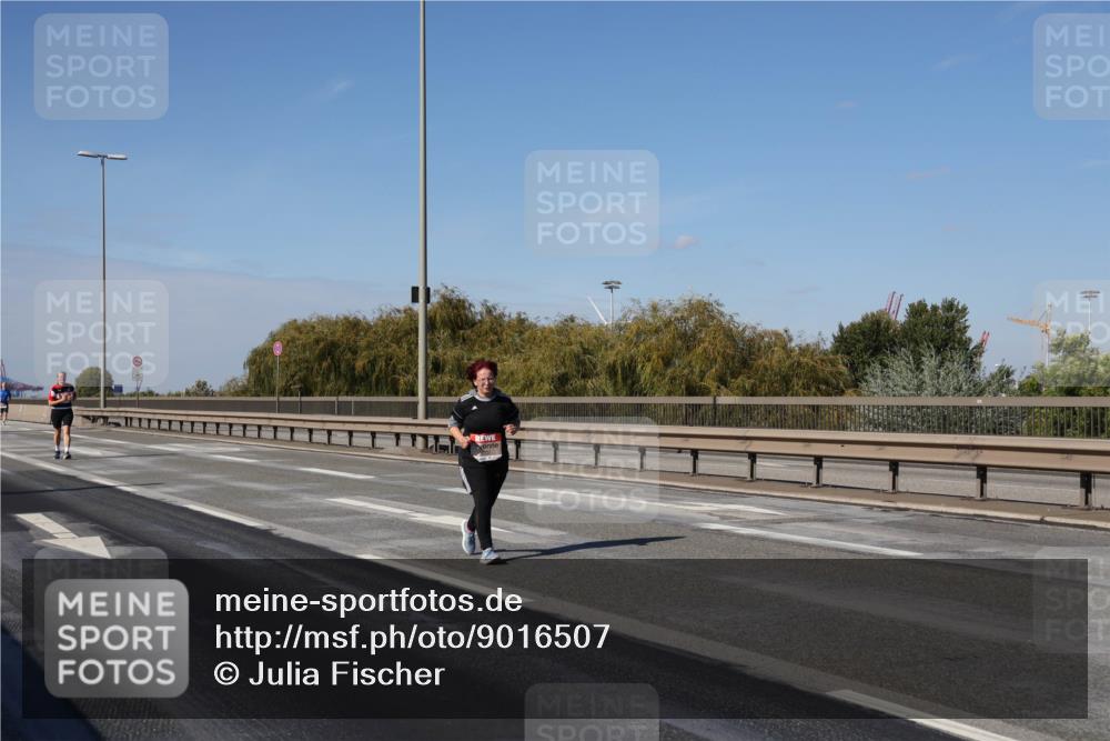 03.10.2025 - Köhlbrandbrückenlauf Julia Fischer http://msf.ph/oto/9016507 03.10.2025 13:18:42 Position 3  meine-sportfotos.de
