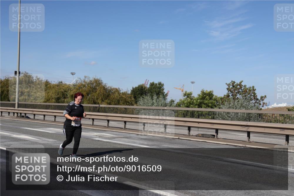 03.10.2025 - Köhlbrandbrückenlauf Julia Fischer http://msf.ph/oto/9016509 03.10.2025 13:18:43 Position 3  meine-sportfotos.de
