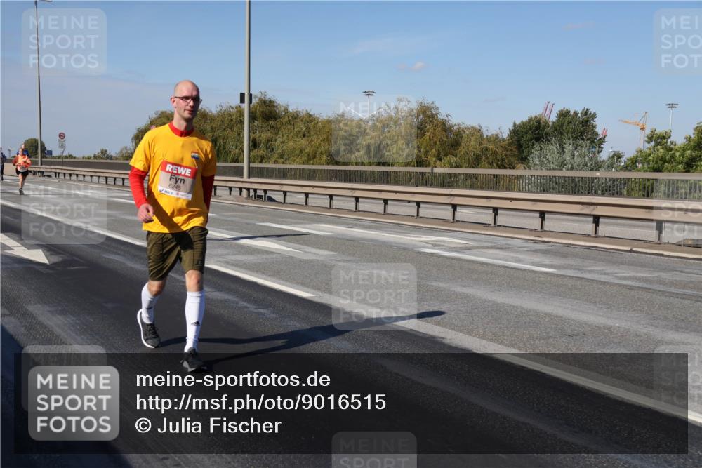 03.10.2025 - Köhlbrandbrückenlauf Julia Fischer http://msf.ph/oto/9016515 03.10.2025 13:18:49 Position 3 6245 meine-sportfotos.de