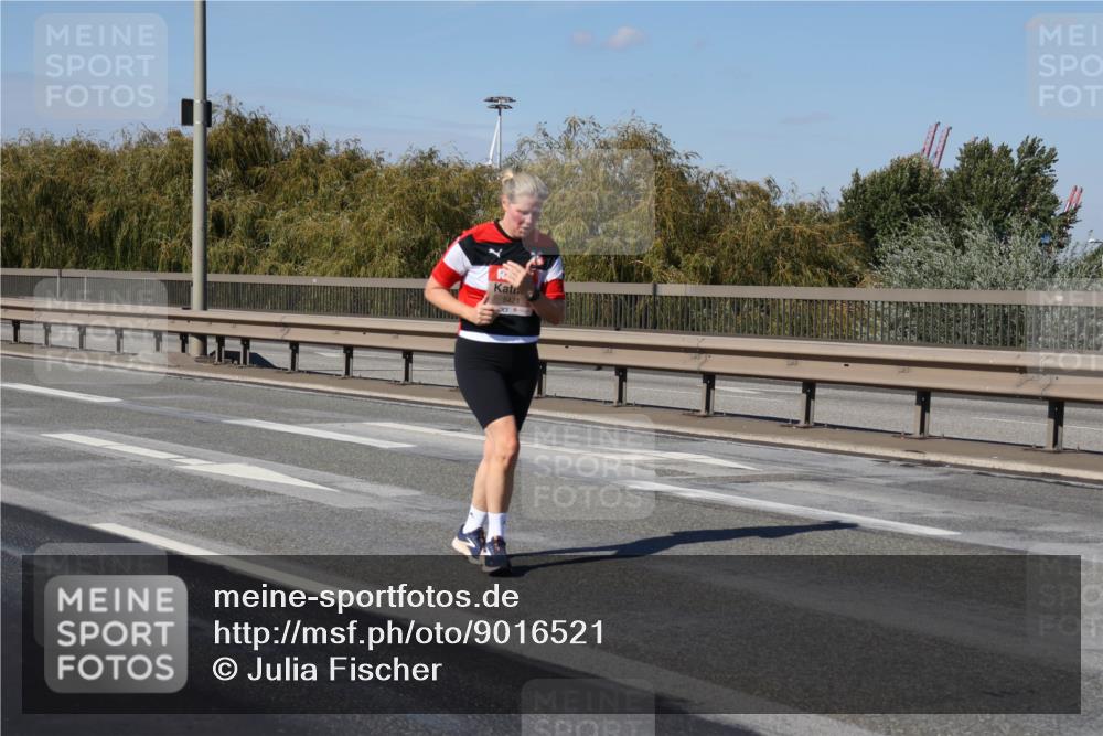 03.10.2025 - Köhlbrandbrückenlauf Julia Fischer http://msf.ph/oto/9016521 03.10.2025 13:18:52 Position 3 5421 meine-sportfotos.de
