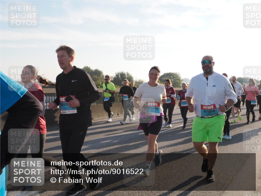 03.10.2025 - Köhlbrandbrückenlauf Fabian Wolf http://msf.ph/oto/9016522 03.10.2025 09:26:05 Position 3 2511, 3453, 3439 meine-sportfotos.de