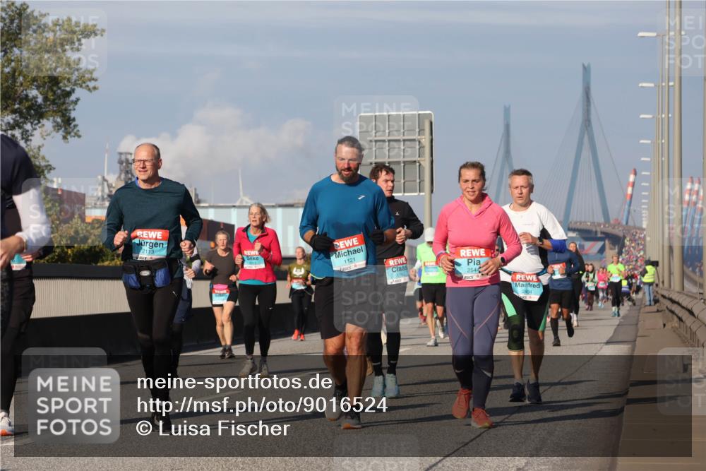03.10.2025 - Köhlbrandbrückenlauf Luisa Fischer http://msf.ph/oto/9016524 03.10.2025 11:02:13 Position 3 2113, 1121, 1760, 2544, 2404 meine-sportfotos.de