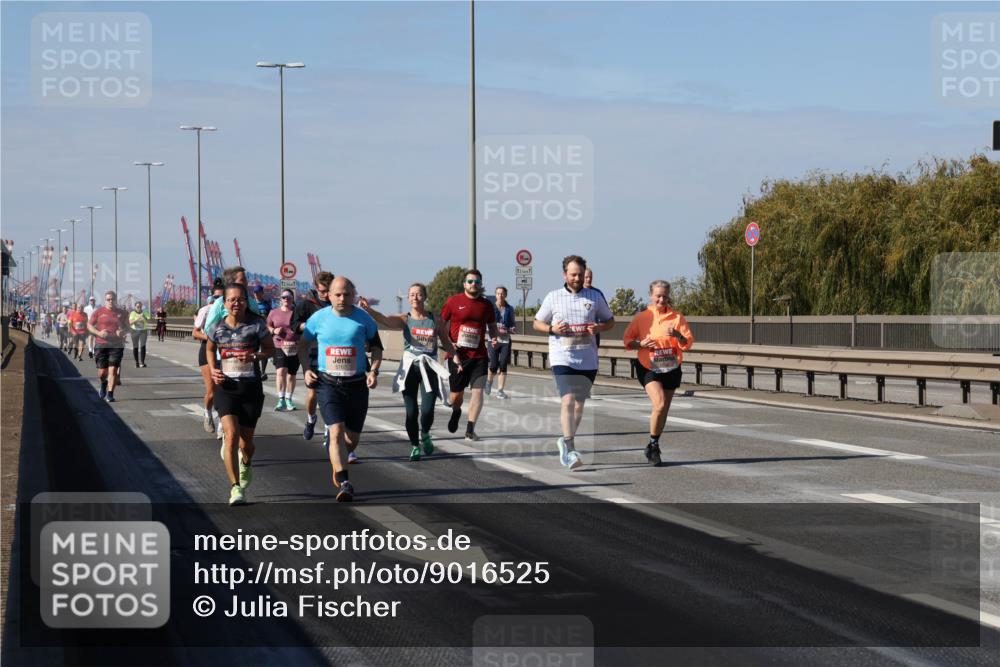 03.10.2025 - Köhlbrandbrückenlauf Julia Fischer http://msf.ph/oto/9016525 03.10.2025 13:18:55 Position 3  meine-sportfotos.de