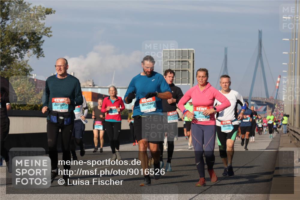 03.10.2025 - Köhlbrandbrückenlauf Luisa Fischer http://msf.ph/oto/9016526 03.10.2025 11:02:13 Position 3 2113, 1121, 1760, 2544, 2404 meine-sportfotos.de