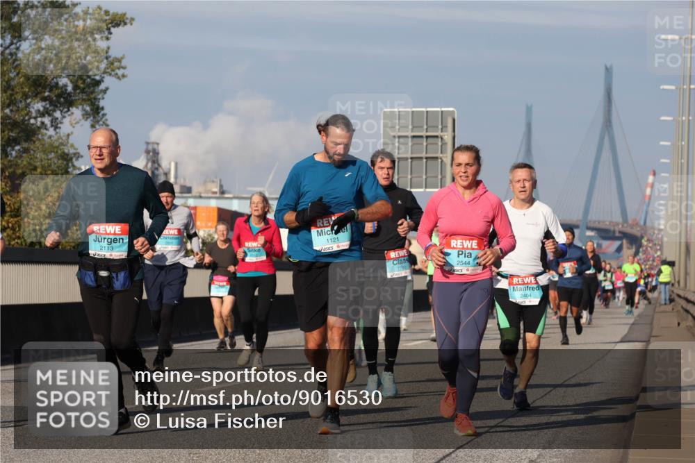 03.10.2025 - Köhlbrandbrückenlauf Luisa Fischer http://msf.ph/oto/9016530 03.10.2025 11:02:13 Position 3 2113, 1121, 1760, 2544, 2404 meine-sportfotos.de