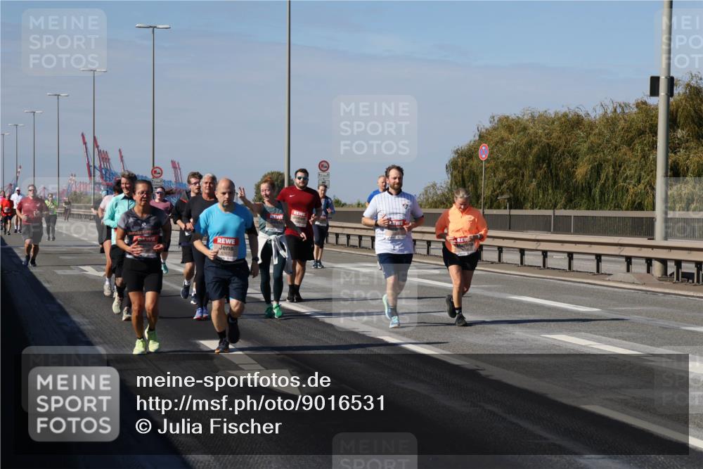 03.10.2025 - Köhlbrandbrückenlauf Julia Fischer http://msf.ph/oto/9016531 03.10.2025 13:18:56 Position 3 5767 meine-sportfotos.de