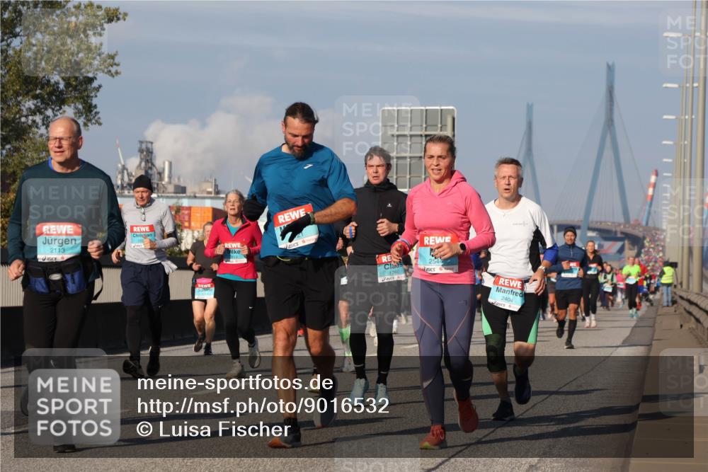 03.10.2025 - Köhlbrandbrückenlauf Luisa Fischer http://msf.ph/oto/9016532 03.10.2025 11:02:14 Position 3 2113, 1760, 2542, 2404 meine-sportfotos.de
