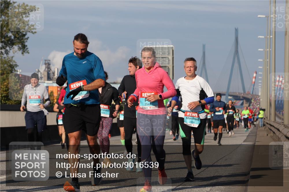 03.10.2025 - Köhlbrandbrückenlauf Luisa Fischer http://msf.ph/oto/9016539 03.10.2025 11:02:14 Position 3 2851, 121, 1834, 2544, 2404 meine-sportfotos.de