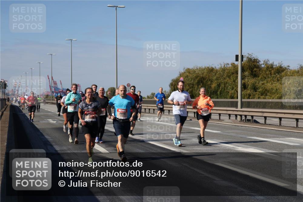 03.10.2025 - Köhlbrandbrückenlauf Julia Fischer http://msf.ph/oto/9016542 03.10.2025 13:18:57 Position 3 5767 meine-sportfotos.de