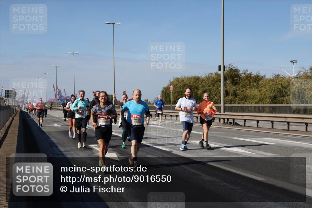 03.10.2025 - Köhlbrandbrückenlauf Julia Fischer http://msf.ph/oto/9016550 03.10.2025 13:18:58 Position 3 5767 meine-sportfotos.de