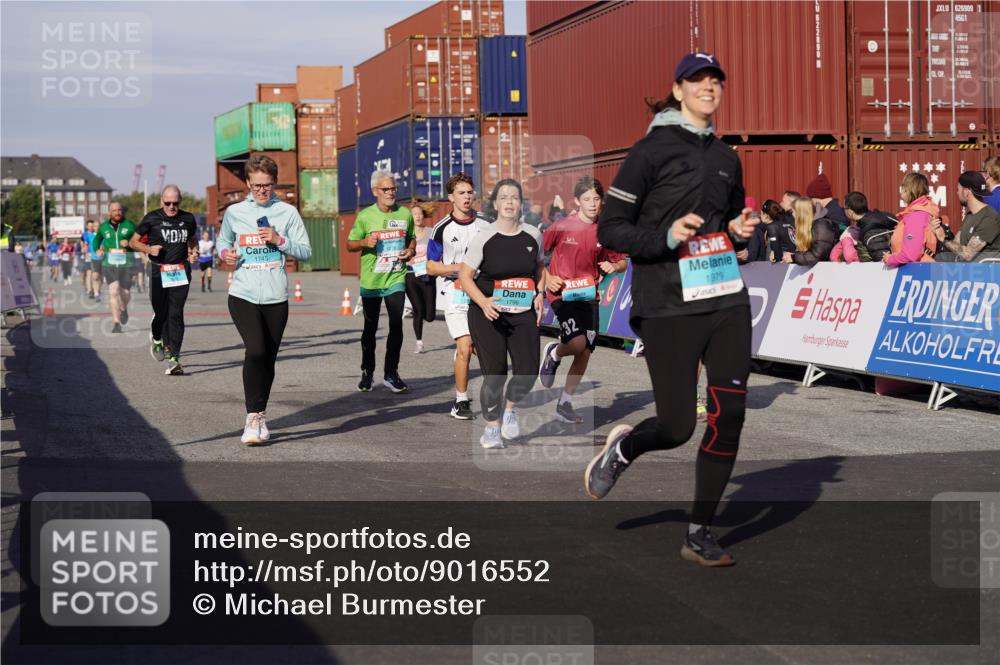 03.10.2025 - Köhlbrandbrückenlauf Michael Burmester http://msf.ph/oto/9016552 03.10.2025 10:15:53 Ziel 1276, 1498, 1530, 1537, 1745, 1796, 1907, 1979, 2064, 2155, 2392, 2878, 3327, 3507, 3727 meine-sportfotos.de