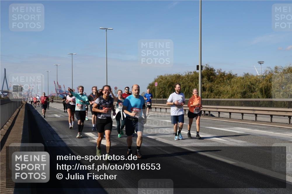 03.10.2025 - Köhlbrandbrückenlauf Julia Fischer http://msf.ph/oto/9016553 03.10.2025 13:18:58 Position 3  meine-sportfotos.de