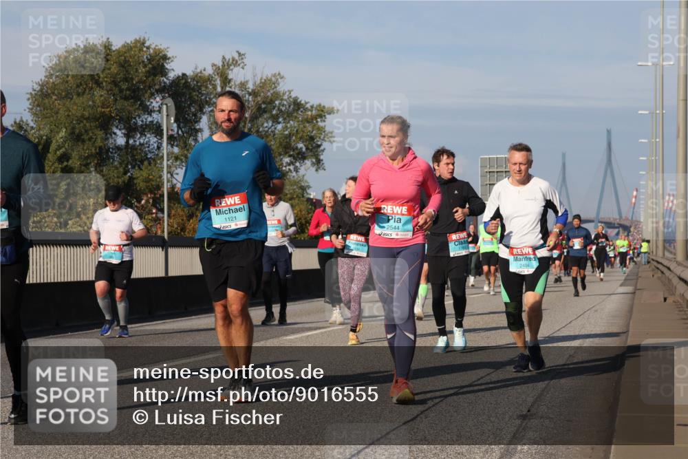 03.10.2025 - Köhlbrandbrückenlauf Luisa Fischer http://msf.ph/oto/9016555 03.10.2025 11:02:16 Position 3 1121, 2544, 1760, 2404 meine-sportfotos.de
