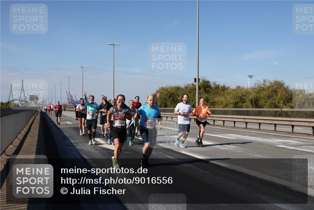 03.10.2025 - Köhlbrandbrückenlauf Julia Fischer http://msf.ph/oto/9016556 03.10.2025 13:18:59 Position 3  meine-sportfotos.de