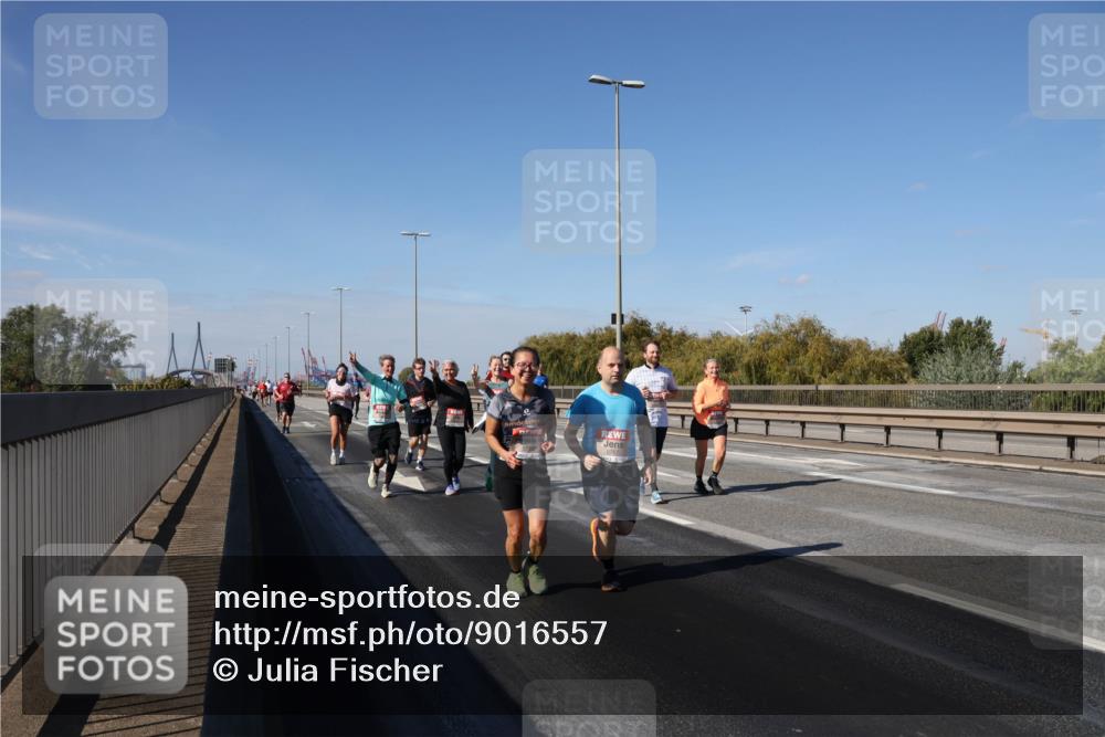 03.10.2025 - Köhlbrandbrückenlauf Julia Fischer http://msf.ph/oto/9016557 03.10.2025 13:19:00 Position 3  meine-sportfotos.de