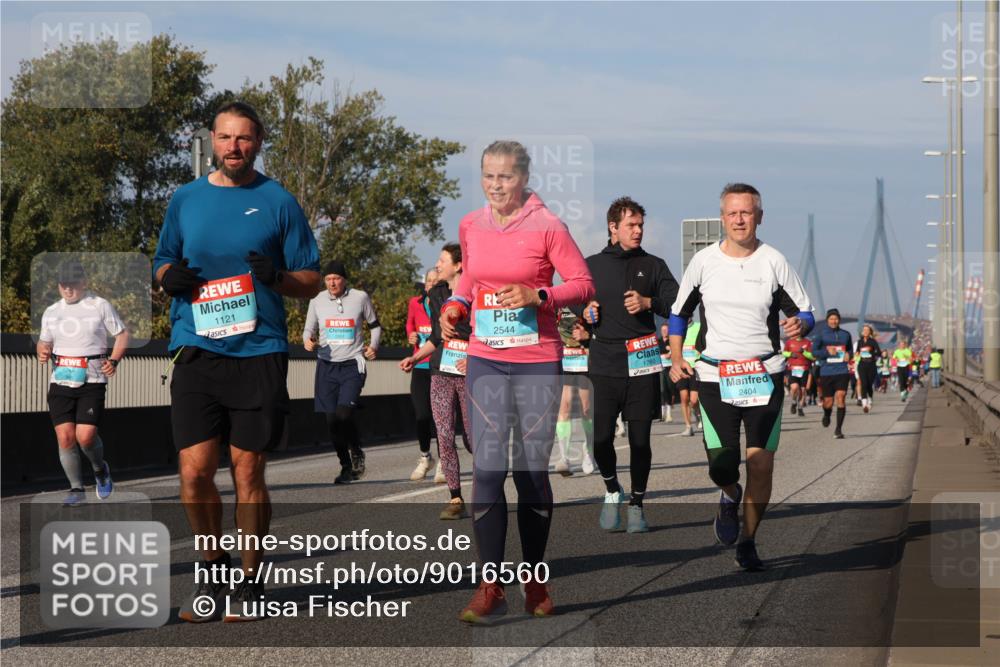 03.10.2025 - Köhlbrandbrückenlauf Luisa Fischer http://msf.ph/oto/9016560 03.10.2025 11:02:16 Position 3 1121, 2544, 1760, 2404 meine-sportfotos.de