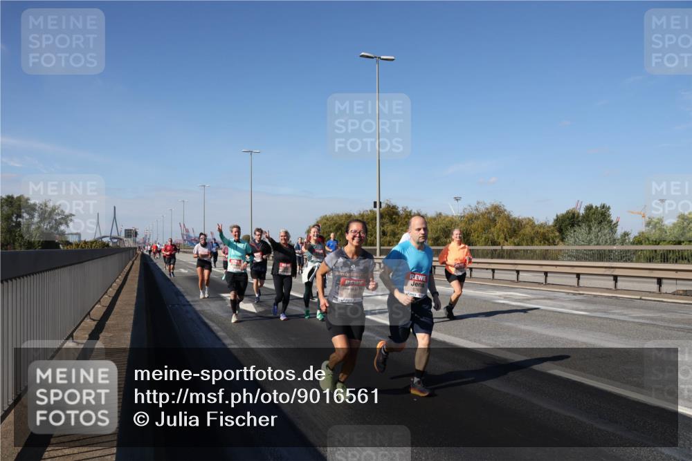 03.10.2025 - Köhlbrandbrückenlauf Julia Fischer http://msf.ph/oto/9016561 03.10.2025 13:19:00 Position 3 5767 meine-sportfotos.de