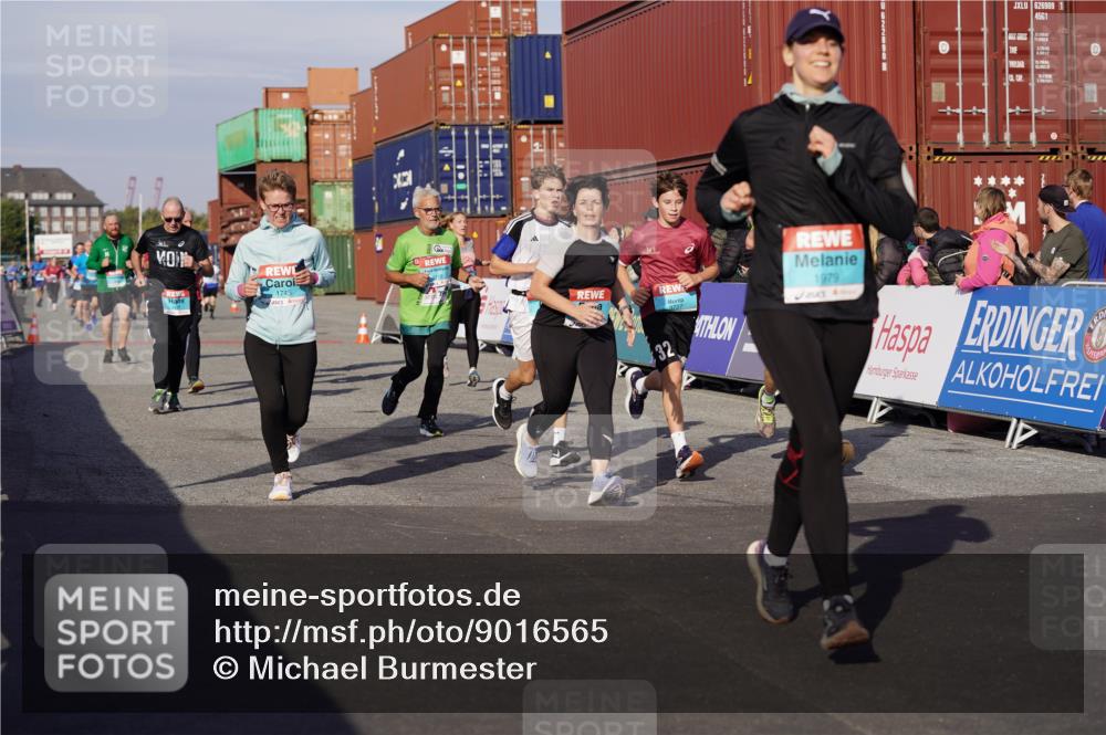 03.10.2025 - Köhlbrandbrückenlauf Michael Burmester http://msf.ph/oto/9016565 03.10.2025 10:15:54 Ziel 1276, 1498, 1530, 1537, 1745, 1796, 1907, 1979, 2064, 2155, 2392, 2878, 3327, 3507, 3727 meine-sportfotos.de