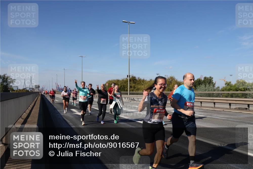 03.10.2025 - Köhlbrandbrückenlauf Julia Fischer http://msf.ph/oto/9016567 03.10.2025 13:19:01 Position 3 5766 meine-sportfotos.de