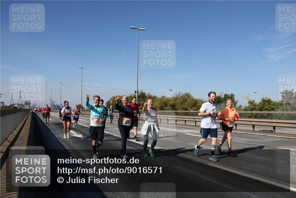03.10.2025 - Köhlbrandbrückenlauf Julia Fischer http://msf.ph/oto/9016571 03.10.2025 13:19:01 Position 3  meine-sportfotos.de