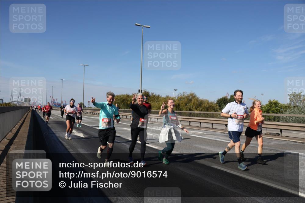03.10.2025 - Köhlbrandbrückenlauf Julia Fischer http://msf.ph/oto/9016574 03.10.2025 13:19:02 Position 3  meine-sportfotos.de