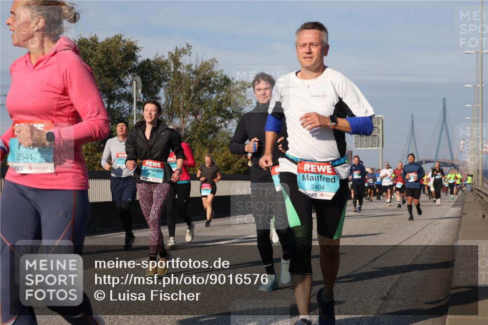 03.10.2025 - Köhlbrandbrückenlauf Luisa Fischer http://msf.ph/oto/9016576 03.10.2025 11:02:18 Position 3 2544, 1834, 2404 meine-sportfotos.de