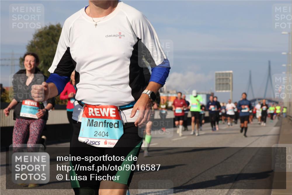 03.10.2025 - Köhlbrandbrückenlauf Luisa Fischer http://msf.ph/oto/9016587 03.10.2025 11:02:19 Position 3 1834, 2404 meine-sportfotos.de