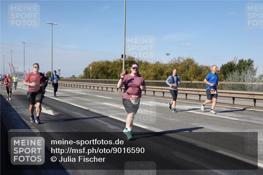 03.10.2025 - Köhlbrandbrückenlauf Julia Fischer http://msf.ph/oto/9016590 03.10.2025 13:19:07 Position 3  meine-sportfotos.de