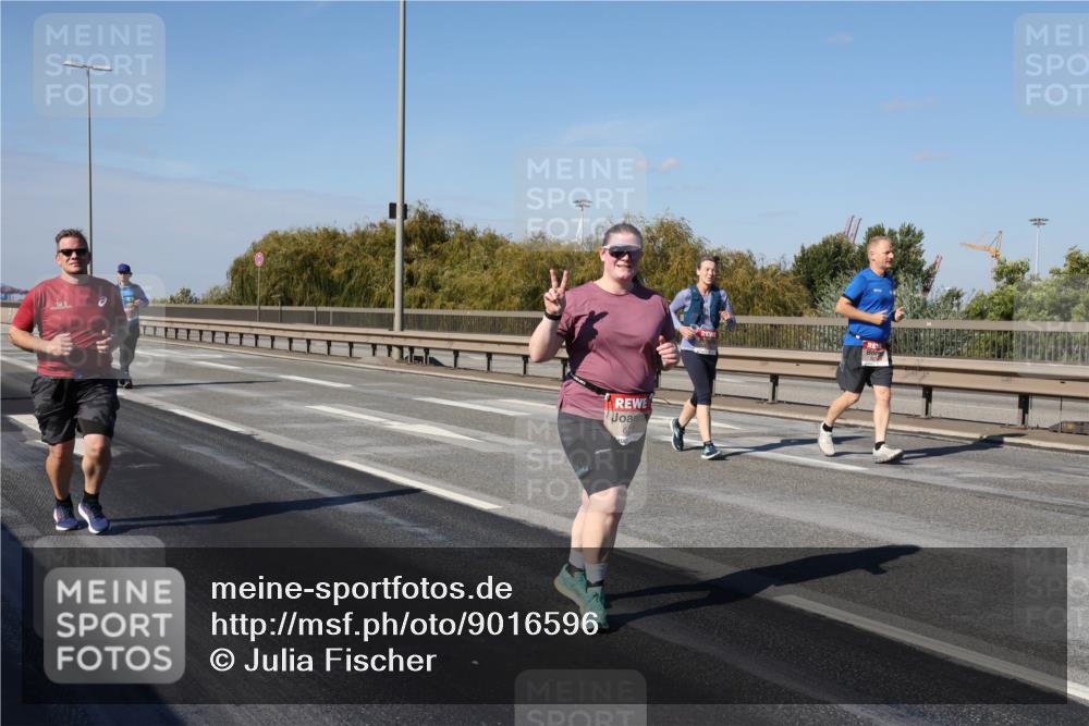 03.10.2025 - Köhlbrandbrückenlauf Julia Fischer http://msf.ph/oto/9016596 03.10.2025 13:19:07 Position 3  meine-sportfotos.de