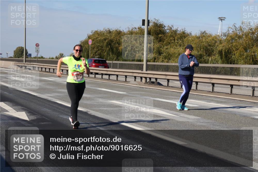 03.10.2025 - Köhlbrandbrückenlauf Julia Fischer http://msf.ph/oto/9016625 03.10.2025 13:19:19 Position 3  meine-sportfotos.de