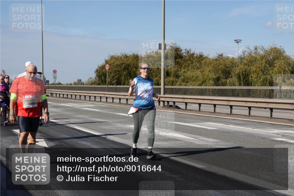 03.10.2025 - Köhlbrandbrückenlauf Julia Fischer http://msf.ph/oto/9016644 03.10.2025 13:19:29 Position 3 4295 meine-sportfotos.de