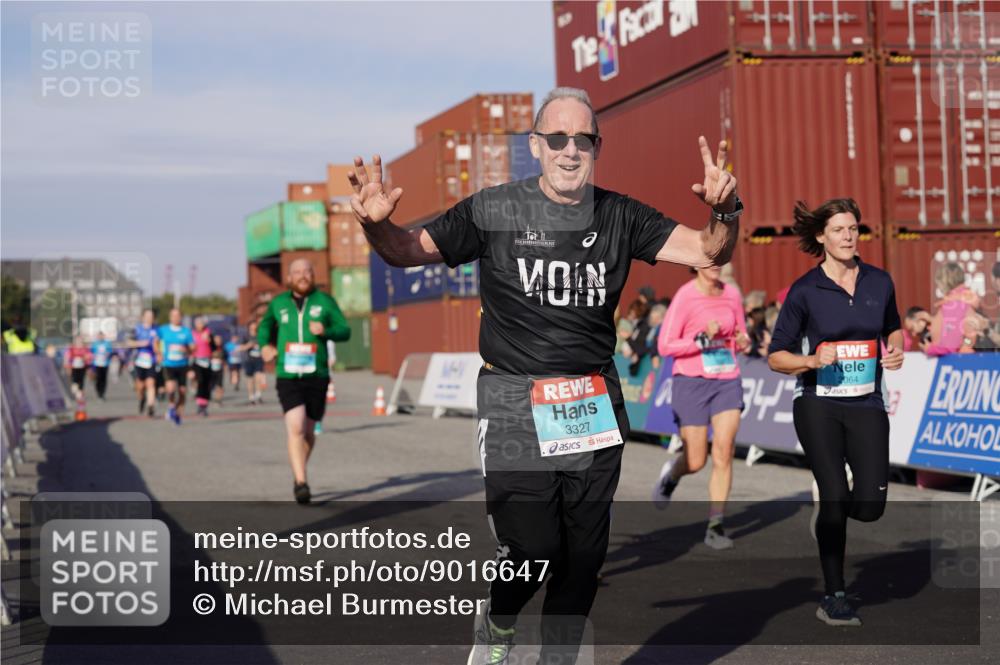 03.10.2025 - Köhlbrandbrückenlauf Michael Burmester http://msf.ph/oto/9016647 03.10.2025 10:15:58 Ziel 1276, 1498, 1530, 1745, 1796, 1907, 2064, 2392, 2878, 3063, 3327, 3459, 3507, 3727 meine-sportfotos.de