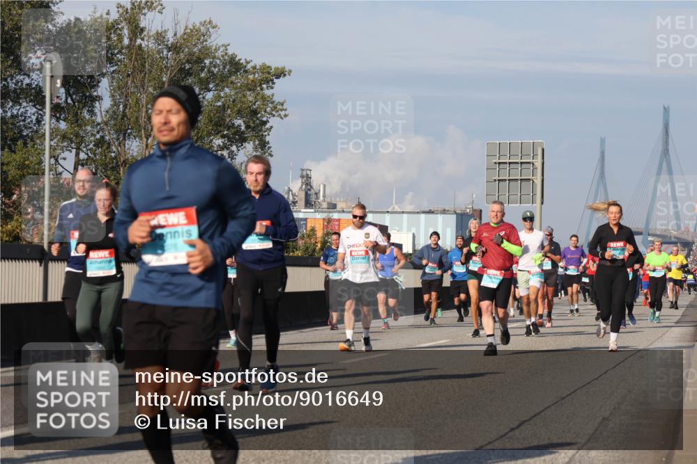 03.10.2025 - Köhlbrandbrückenlauf Luisa Fischer http://msf.ph/oto/9016649 03.10.2025 11:02:25 Position 3  meine-sportfotos.de