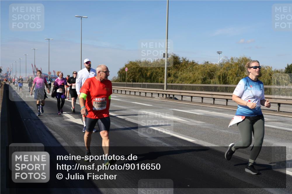 03.10.2025 - Köhlbrandbrückenlauf Julia Fischer http://msf.ph/oto/9016650 03.10.2025 13:19:31 Position 3 4295 meine-sportfotos.de