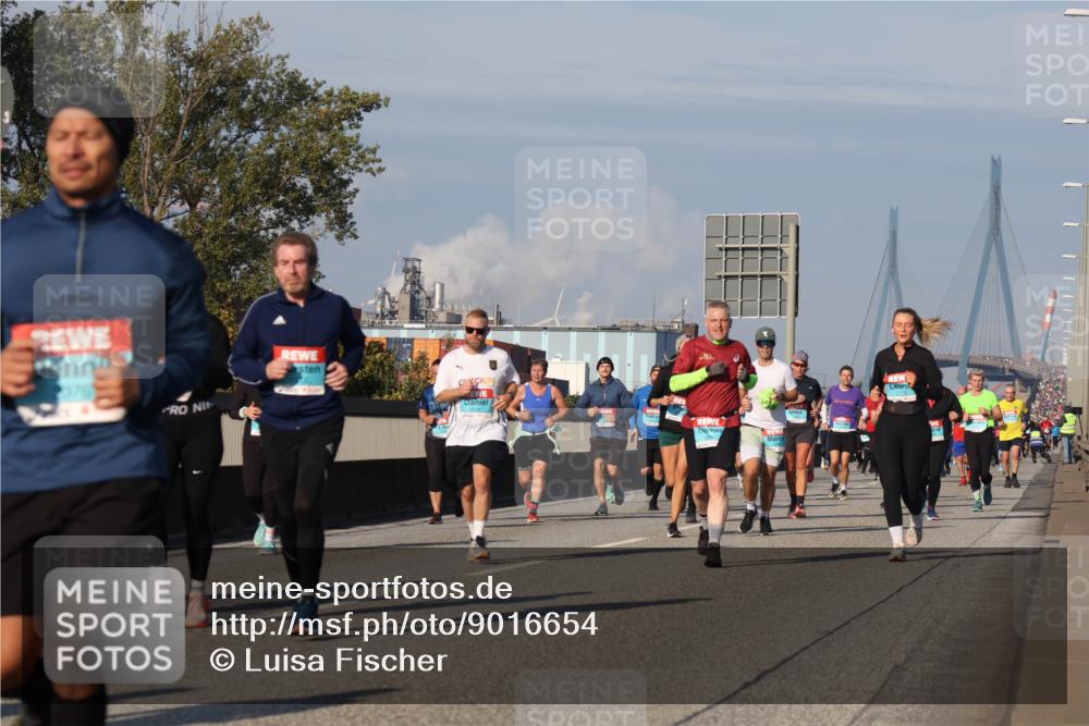 03.10.2025 - Köhlbrandbrückenlauf Luisa Fischer http://msf.ph/oto/9016654 03.10.2025 11:02:26 Position 3  meine-sportfotos.de