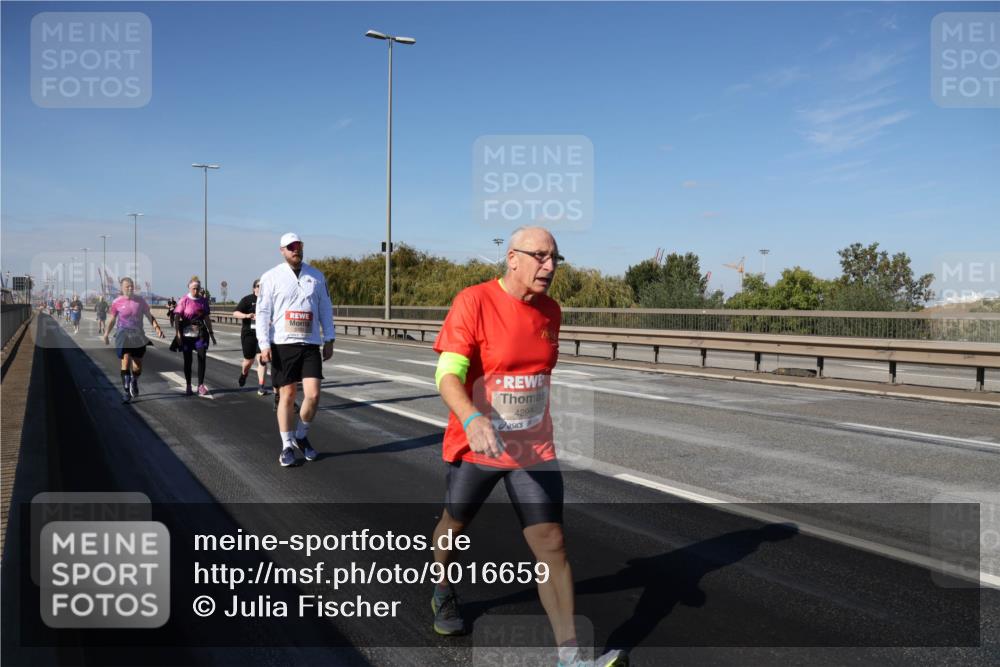 03.10.2025 - Köhlbrandbrückenlauf Julia Fischer http://msf.ph/oto/9016659 03.10.2025 13:19:33 Position 3 4295 meine-sportfotos.de