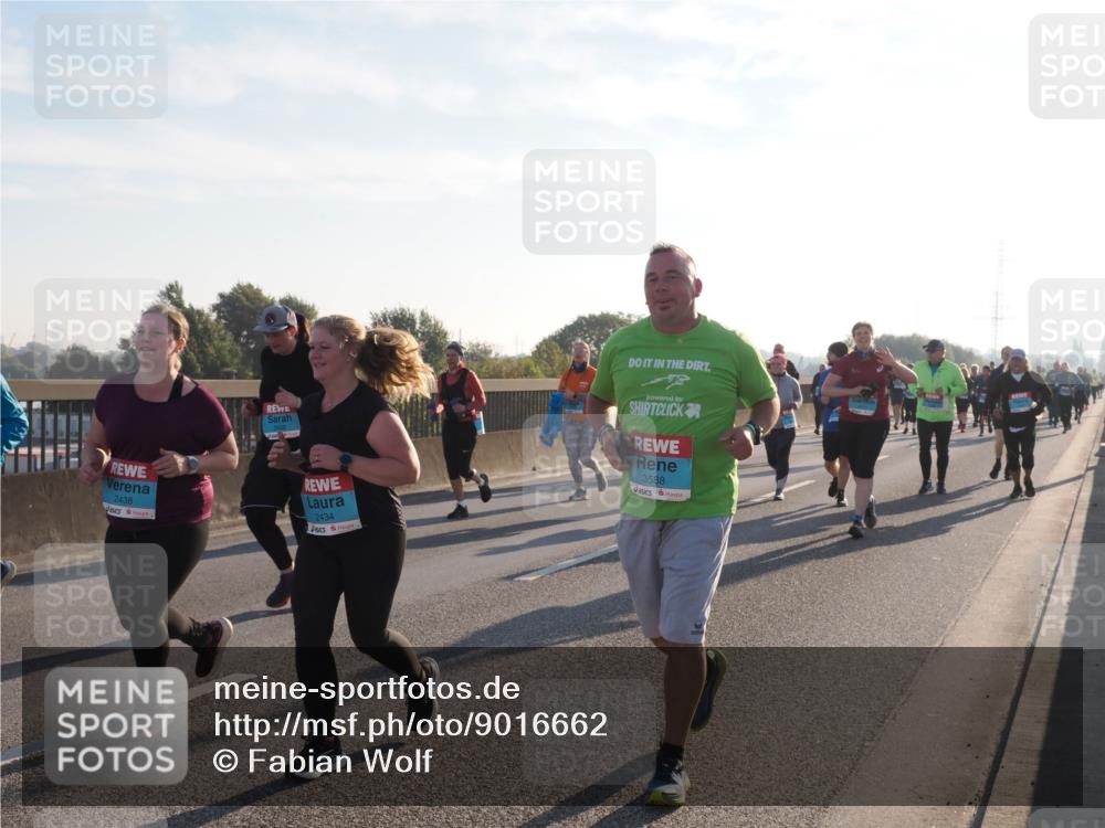 03.10.2025 - Köhlbrandbrückenlauf Fabian Wolf http://msf.ph/oto/9016662 03.10.2025 09:26:14 Position 3 2438, 2434, 3588 meine-sportfotos.de
