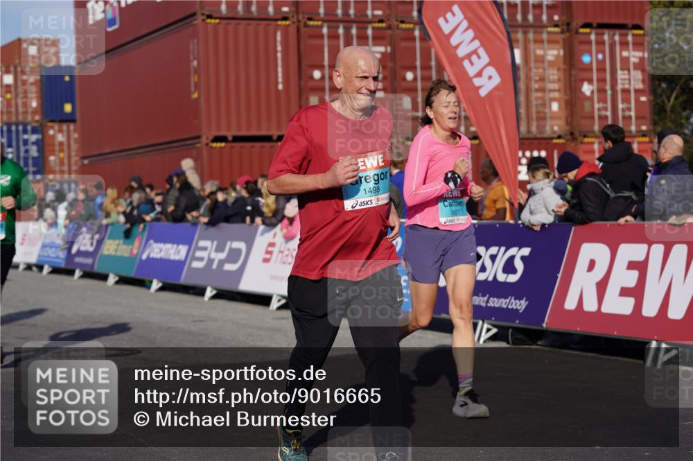 03.10.2025 - Köhlbrandbrückenlauf Michael Burmester http://msf.ph/oto/9016665 03.10.2025 10:15:59 Ziel 1276, 1498, 1530, 1907, 2064, 2392, 2878, 2957, 3063, 3327, 3459, 3507, 3727, 3751 meine-sportfotos.de