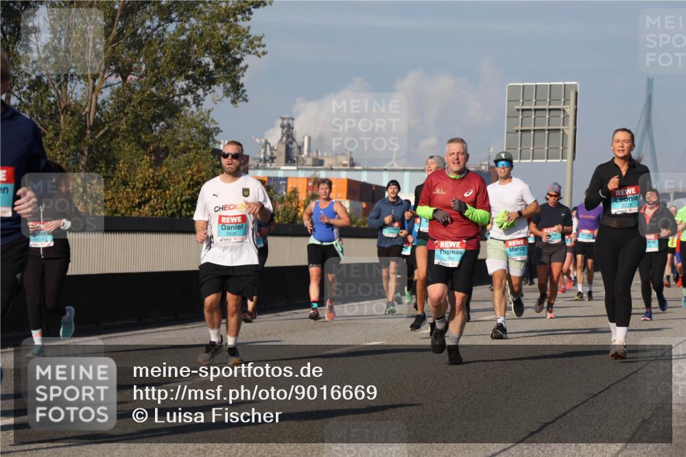 03.10.2025 - Köhlbrandbrückenlauf Luisa Fischer http://msf.ph/oto/9016669 03.10.2025 11:02:27 Position 3 1614, 24, 2836, 2270 meine-sportfotos.de