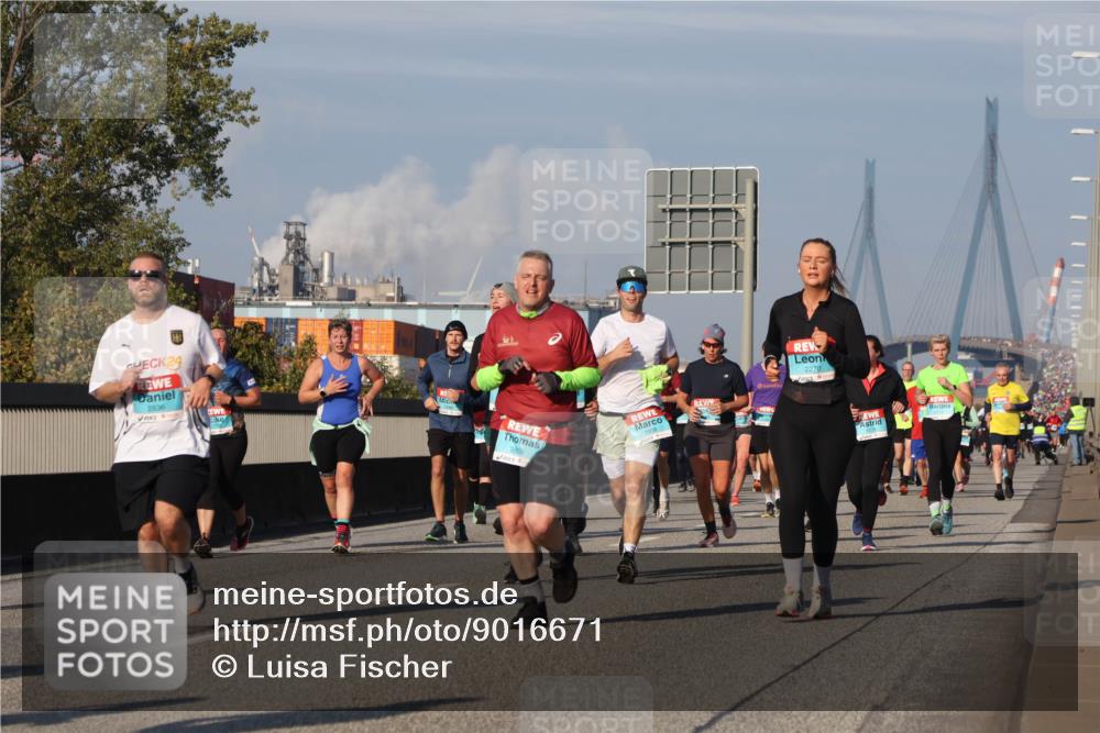 03.10.2025 - Köhlbrandbrückenlauf Luisa Fischer http://msf.ph/oto/9016671 03.10.2025 11:02:28 Position 3 24, 2836, 2800, 2270, 1778 meine-sportfotos.de
