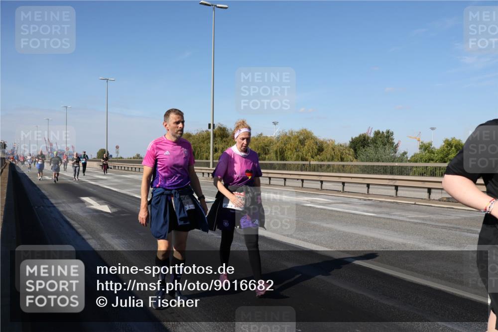 03.10.2025 - Köhlbrandbrückenlauf Julia Fischer http://msf.ph/oto/9016682 03.10.2025 13:19:38 Position 3  meine-sportfotos.de