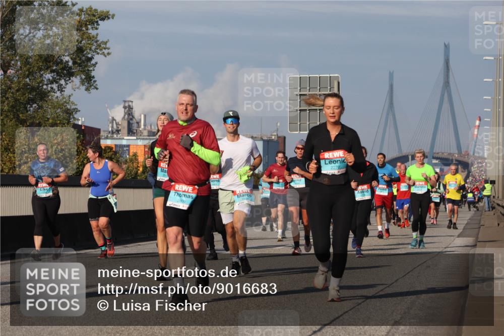 03.10.2025 - Köhlbrandbrückenlauf Luisa Fischer http://msf.ph/oto/9016683 03.10.2025 11:02:29 Position 3 2514, 2800, 2270, 1803 meine-sportfotos.de