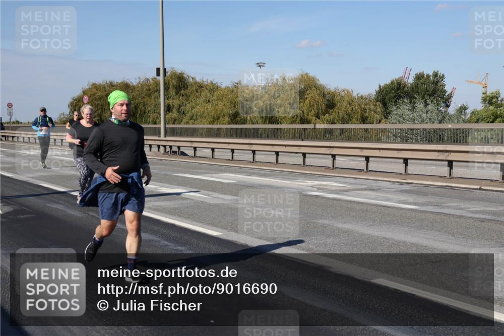 03.10.2025 - Köhlbrandbrückenlauf Julia Fischer http://msf.ph/oto/9016690 03.10.2025 13:19:45 Position 3  meine-sportfotos.de