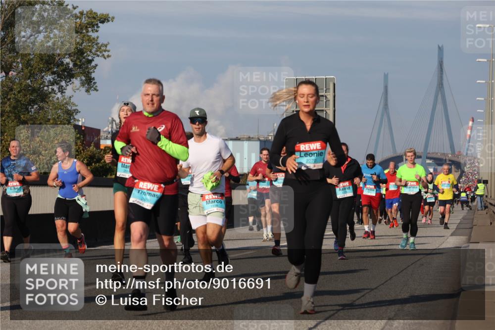 03.10.2025 - Köhlbrandbrückenlauf Luisa Fischer http://msf.ph/oto/9016691 03.10.2025 11:02:30 Position 3 1502, 2514, 2600, 1938, 2270, 11 meine-sportfotos.de