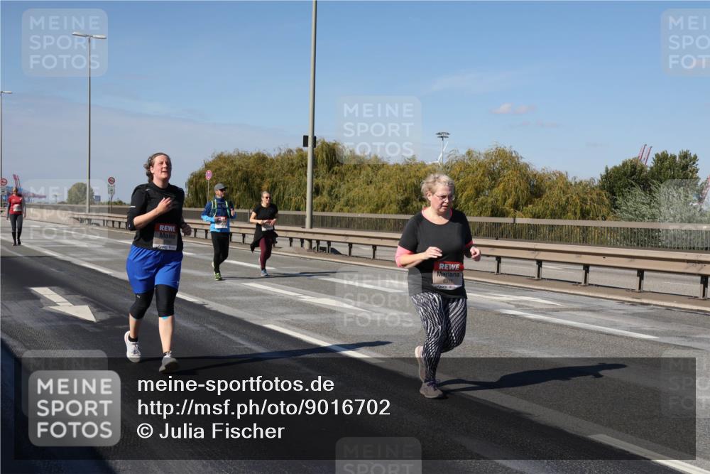 03.10.2025 - Köhlbrandbrückenlauf Julia Fischer http://msf.ph/oto/9016702 03.10.2025 13:19:48 Position 3 6317 meine-sportfotos.de