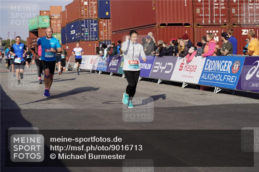 03.10.2025 - Köhlbrandbrückenlauf Michael Burmester http://msf.ph/oto/9016713 03.10.2025 10:16:03 Ziel 1530, 1591, 1907, 2064, 2285, 2957, 3047, 3048, 3049, 3063, 3450, 3459, 3488, 3507, 3726, 3751 meine-sportfotos.de